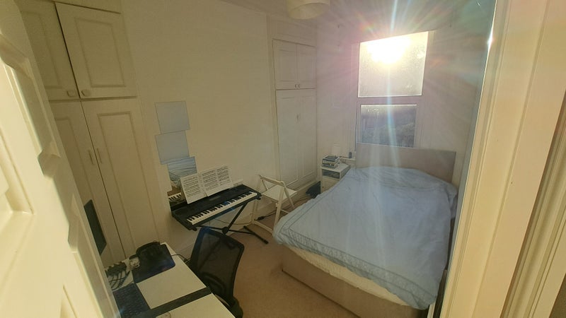 Room Caxton Road in Greater London