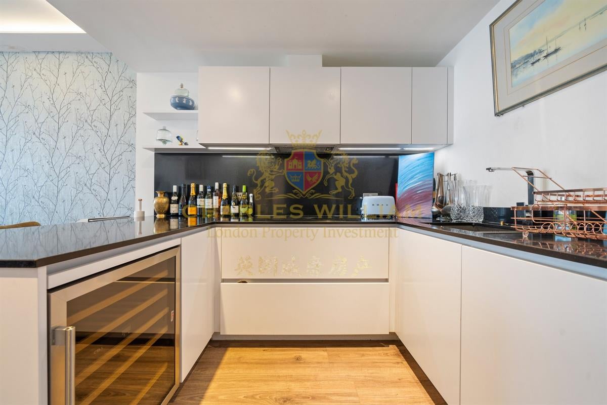 Flat Canter Way in Greater London