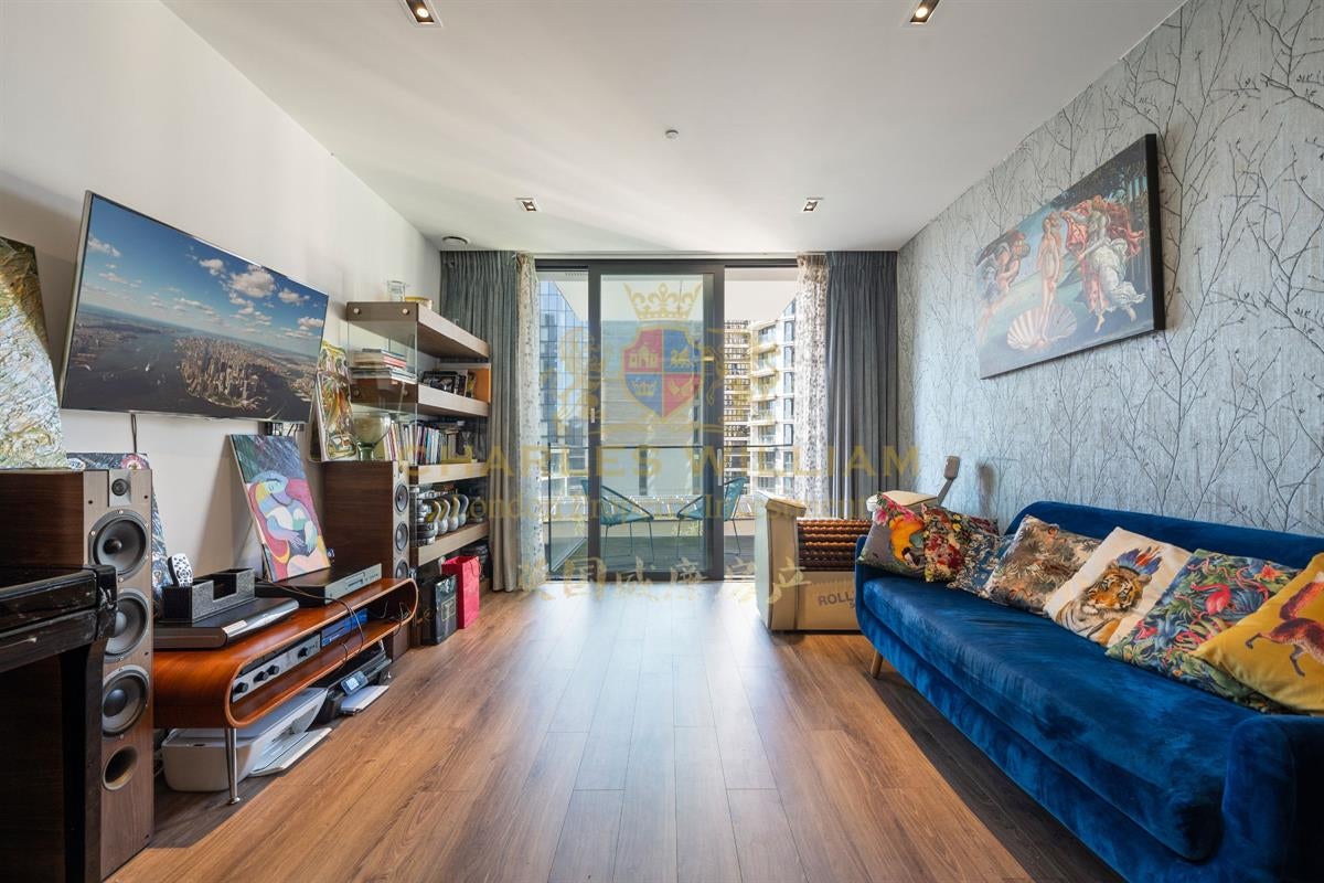 Flat Canter Way in Greater London