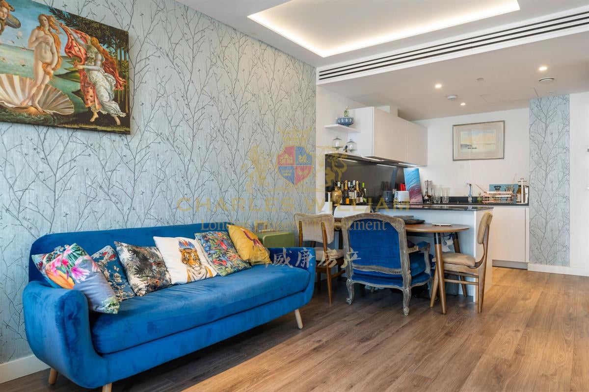 Flat Canter Way in Greater London