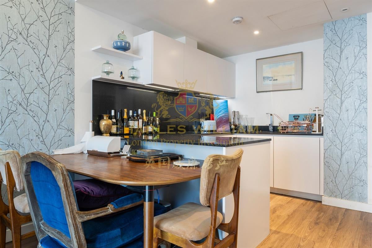 Flat Canter Way in Greater London