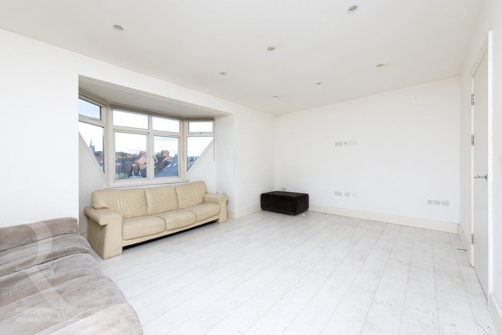 Flat Finchley Road in Greater London