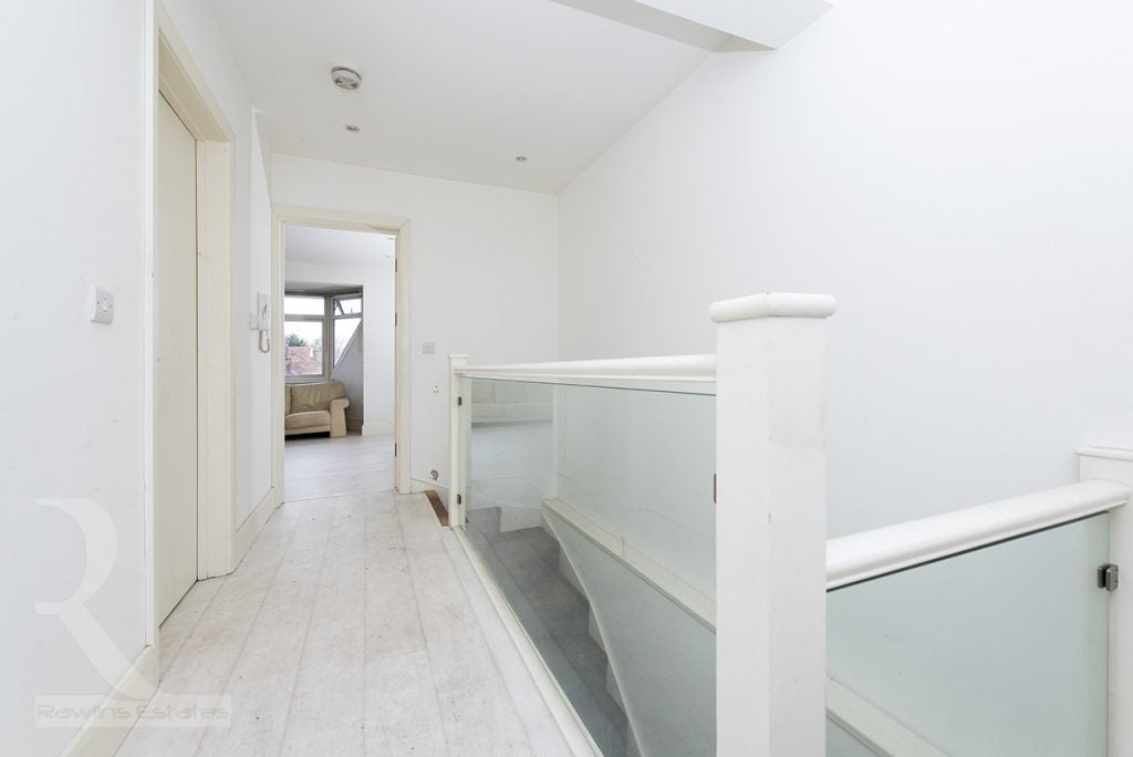 Flat Finchley Road in Greater London