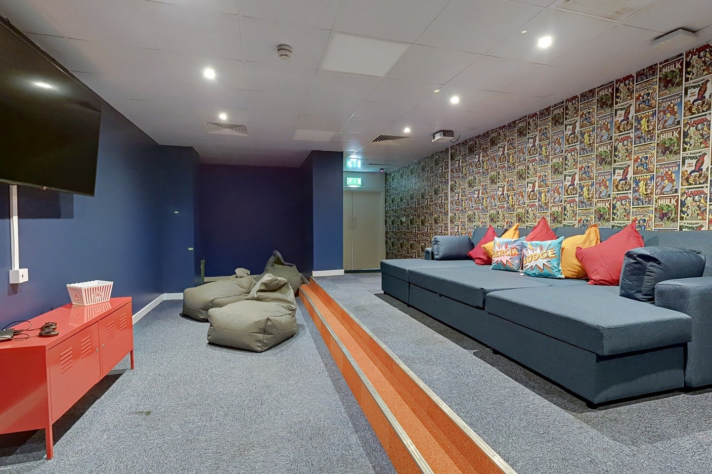 Room Cove Place in Coventry