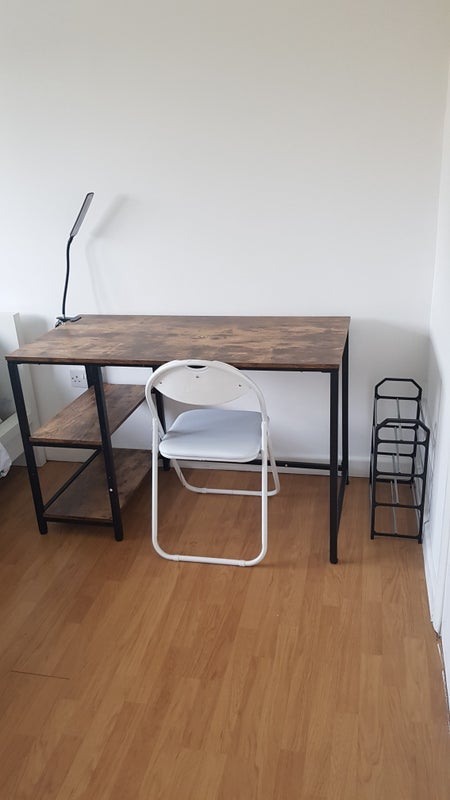 Room Pembury Road in Greater London