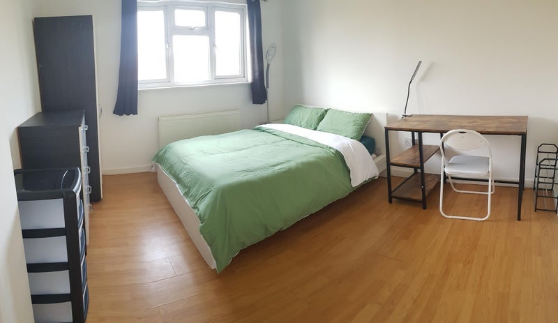 Room Pembury Road in Greater London