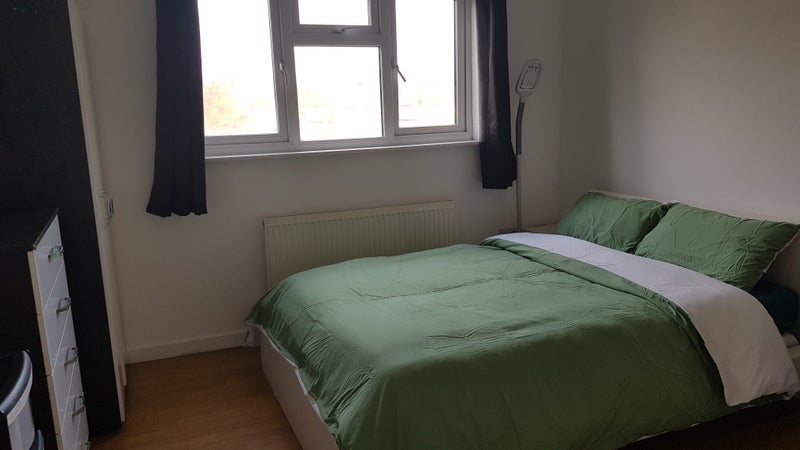 Room Pembury Road in Greater London