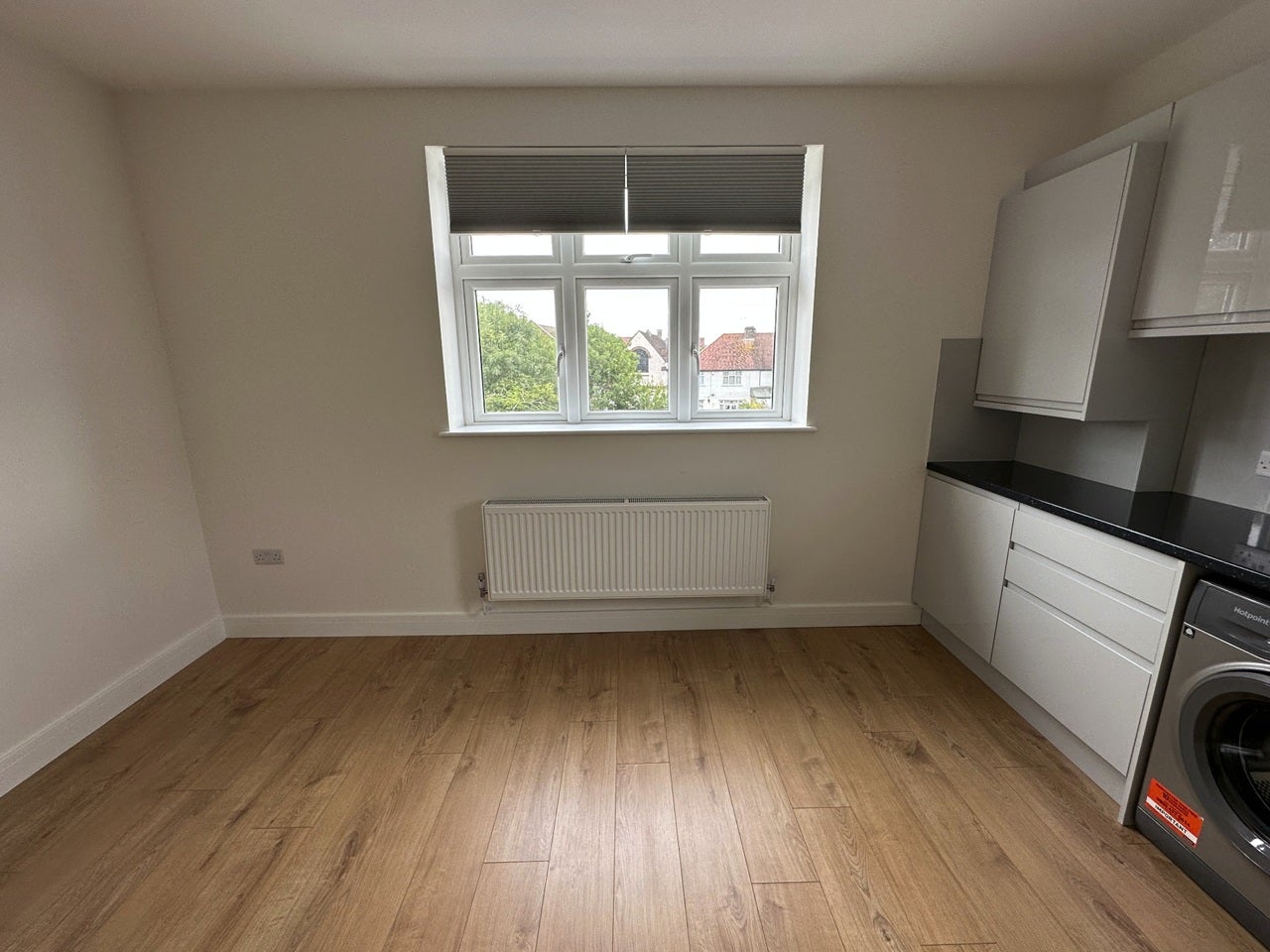 Flat Burnt Oak Broadway in Greater London