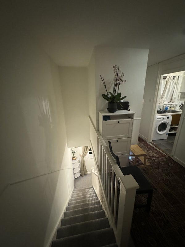 Room Old Farm Road in Greater London