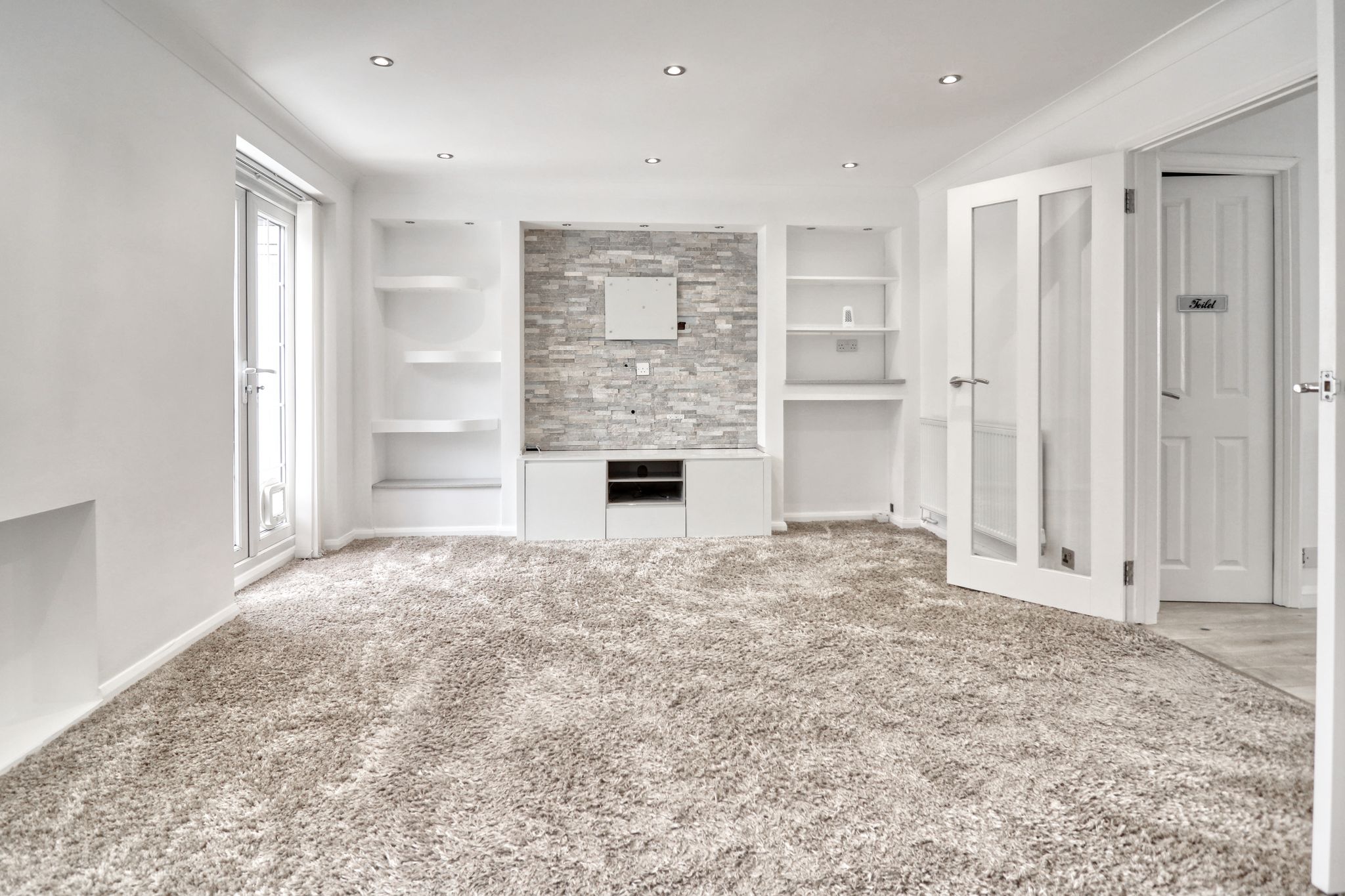 House Grosvenor Close in East Hertfordshire