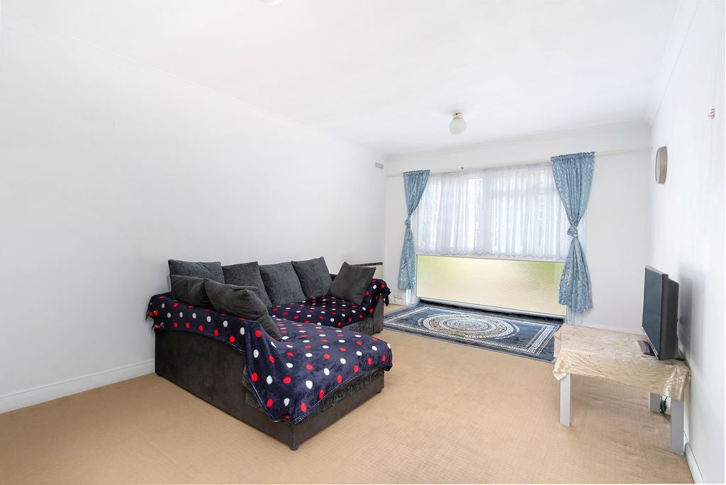 Flat Havelock Road in Greater London
