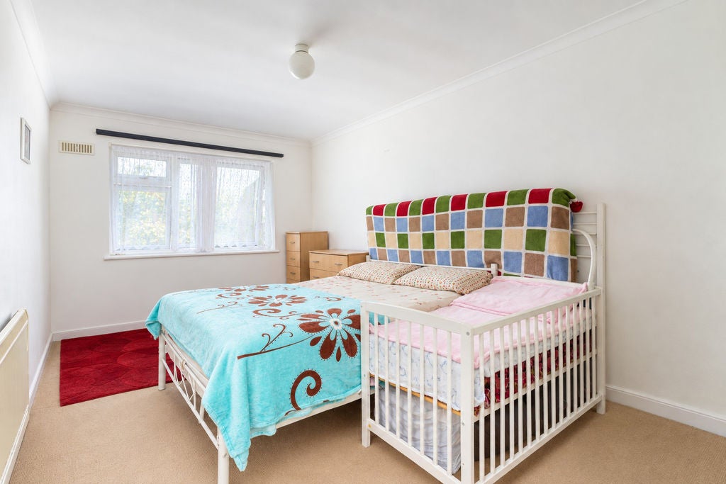 Flat Havelock Road in Greater London