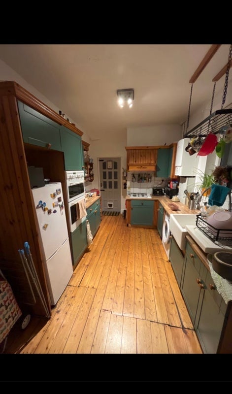 Room Fairhaven Avenue in Manchester