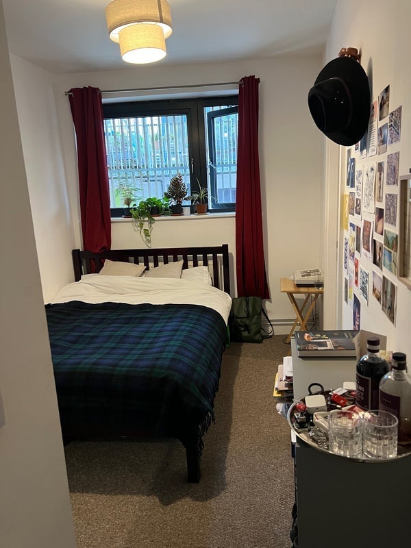 Room Gillett Place in Greater London