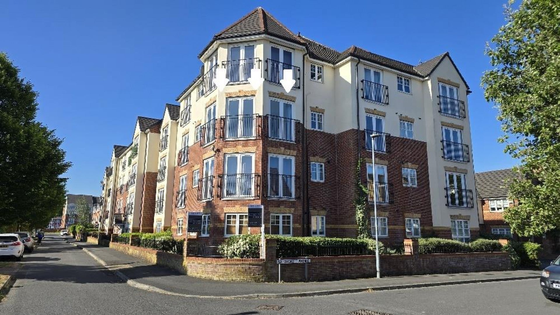 Flat Sandycroft Avenue in Manchester