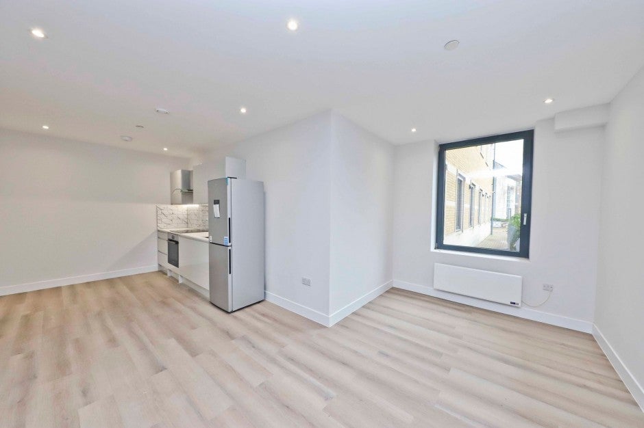 Flat Cowley Business Park in Greater London