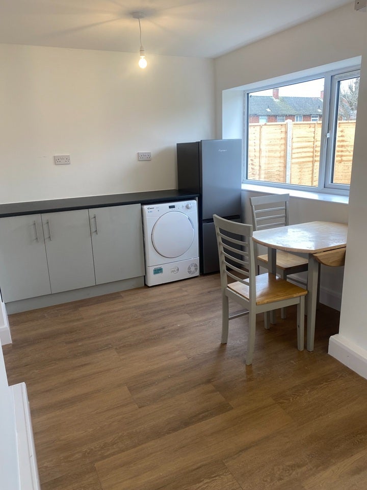 Room Holden Road in Basildon