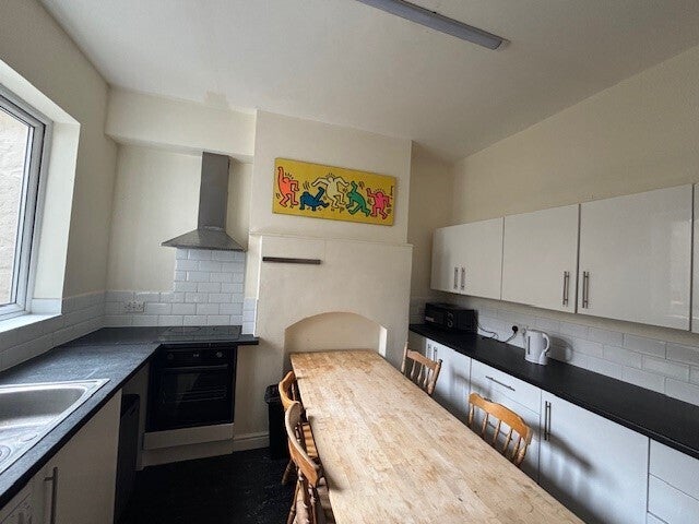 Room New Station Road in Bristol
