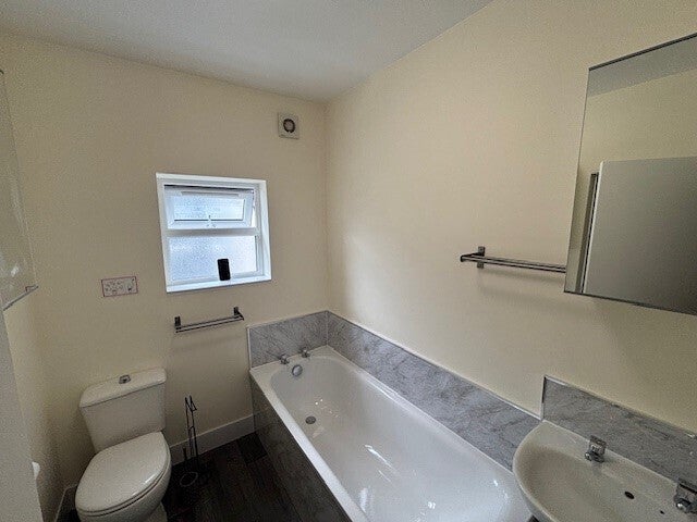 Room New Station Road in Bristol