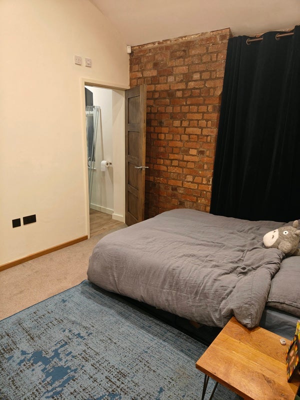 Room Key Hill Drive in Birmingham