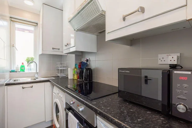 Flat Leinster Gardens in City of Westminster