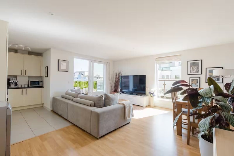 Room Point Pleasant in Greater London