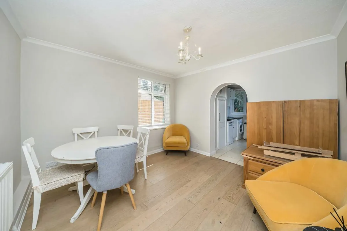 Flat Waynflete Street in Greater London