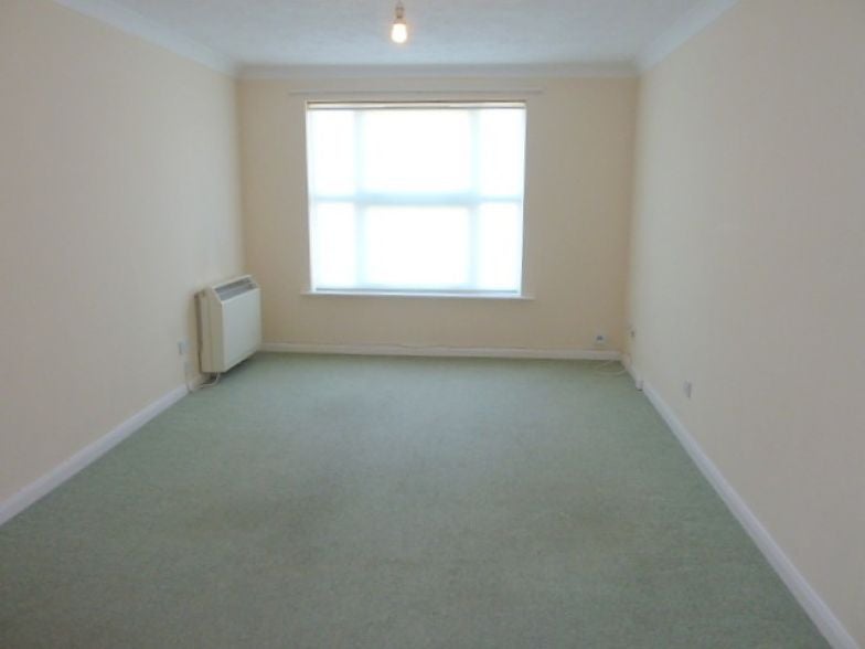 Flat Cunningham Drive in Eastbourne