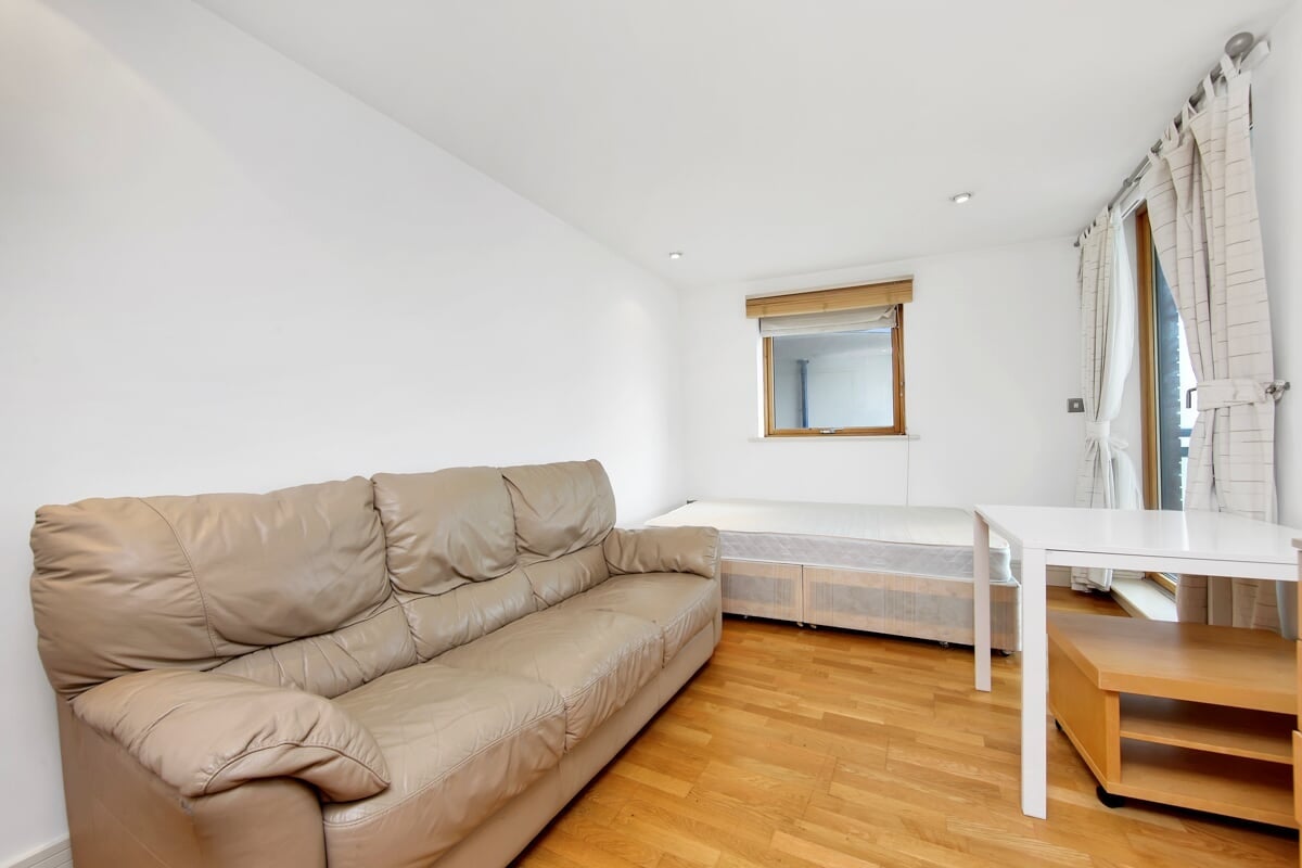 Flat Newton Place in Greater London