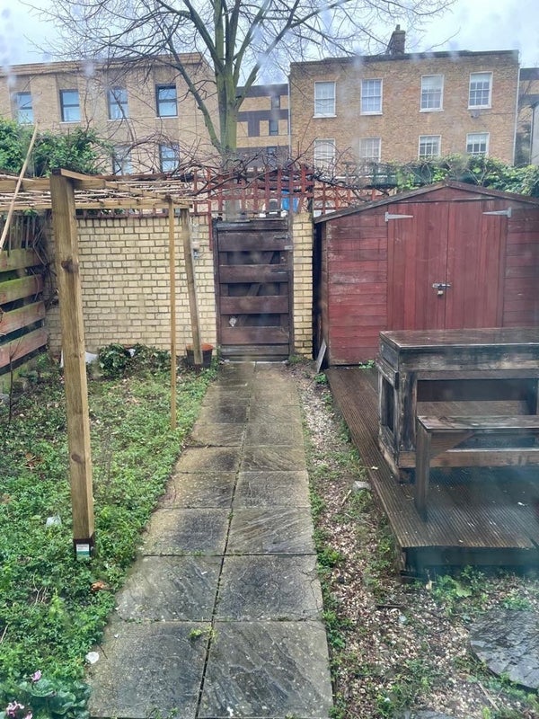Room Neville Close in Greater London