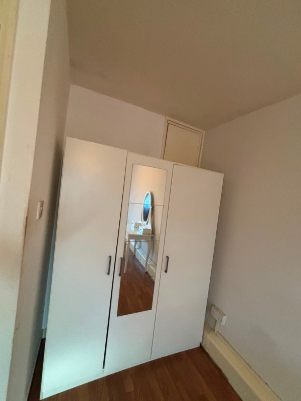Room Woking Close in Greater London