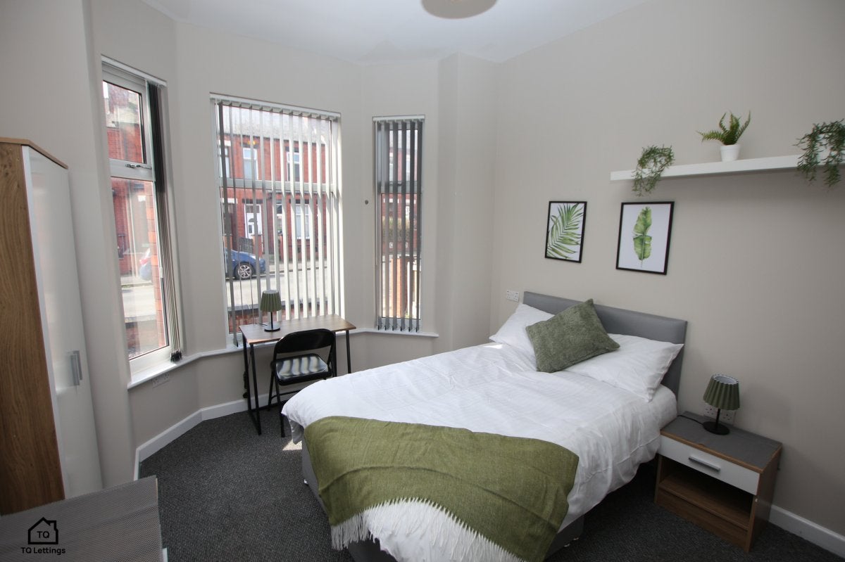 Room Hodges Street in Wigan