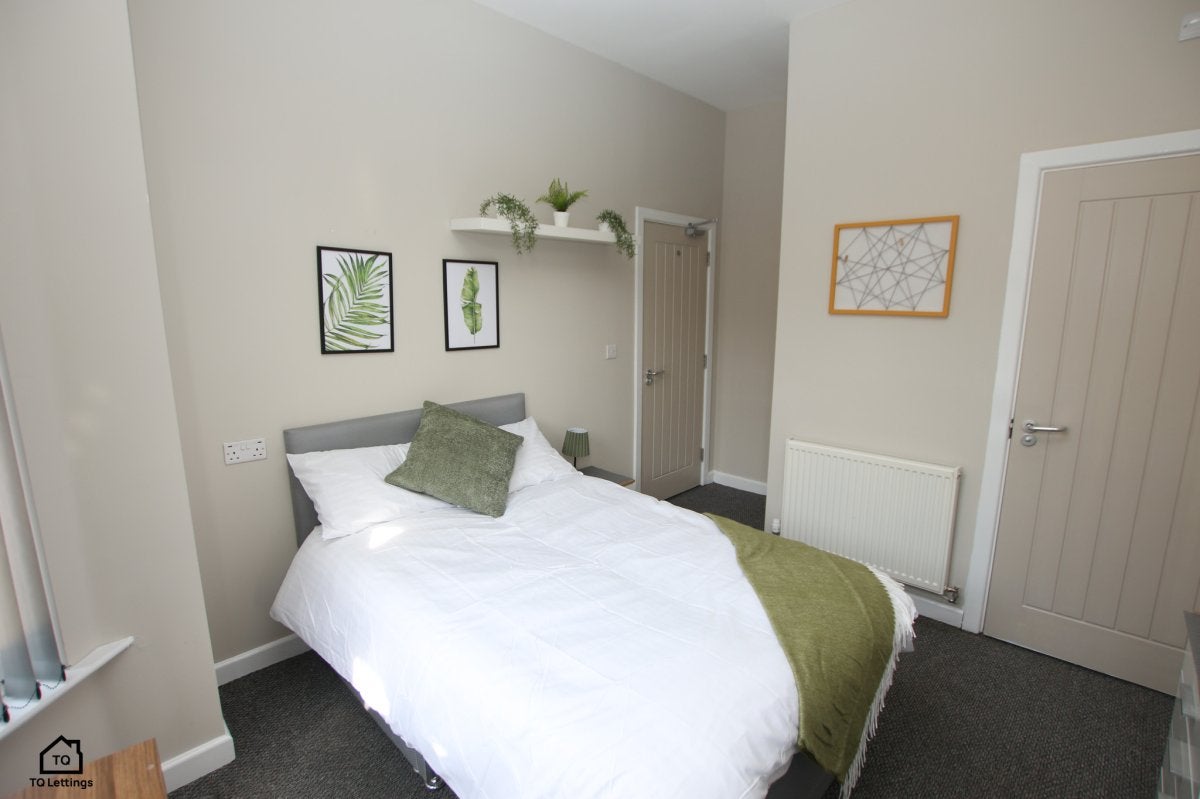 Room Hodges Street in Wigan