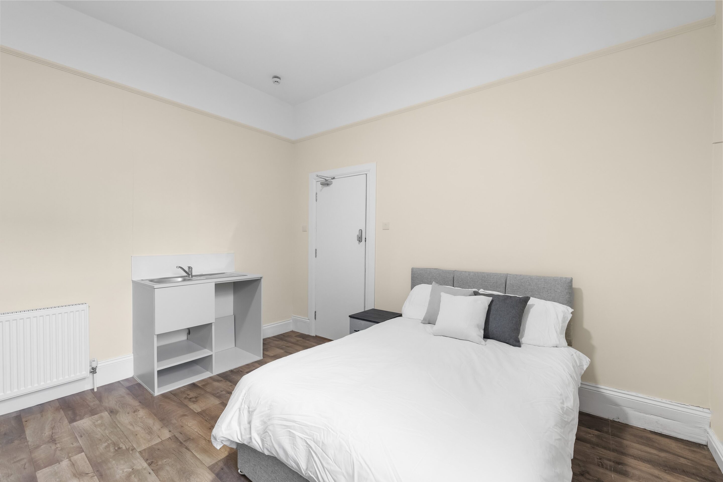 Room Charlotte Street in Plymouth