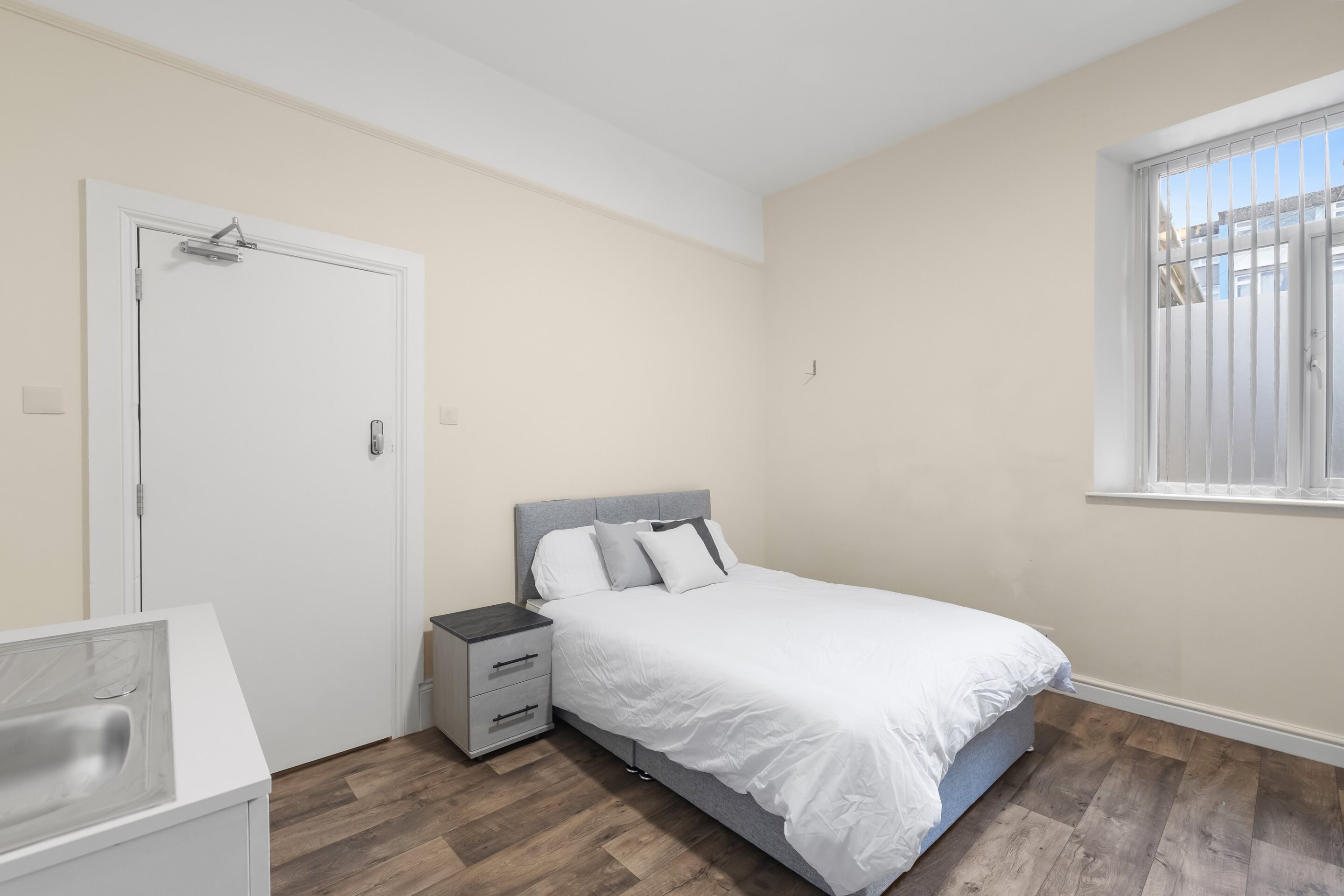 Room Charlotte Street in Plymouth