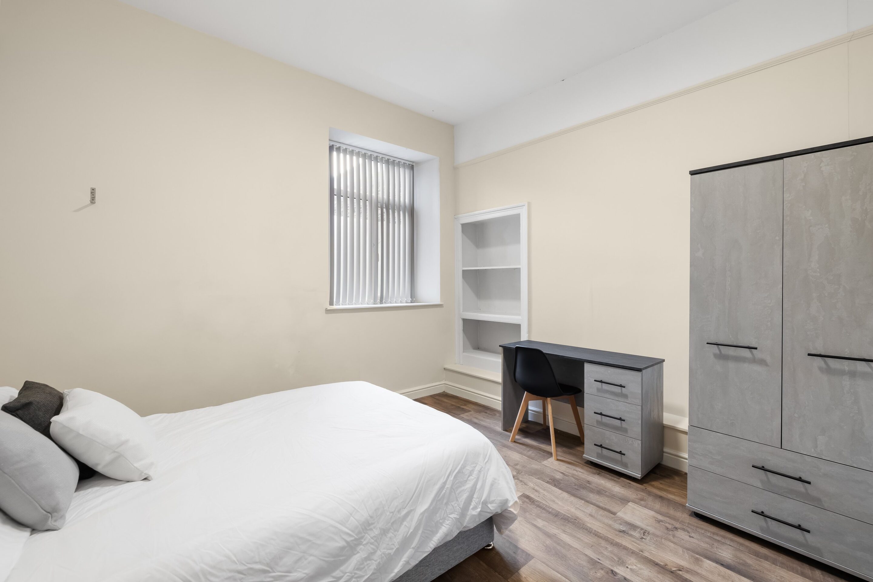 Room Charlotte Street in Plymouth