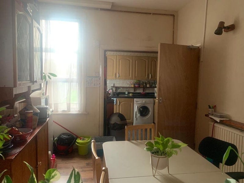 Room York Road in Greater London