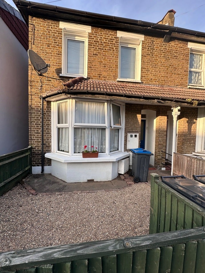 Flat Kings Road in Greater London