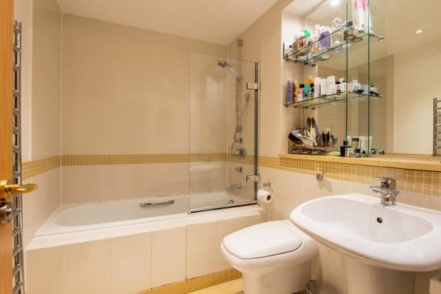 Flat Eastbrook Drive in Greater London