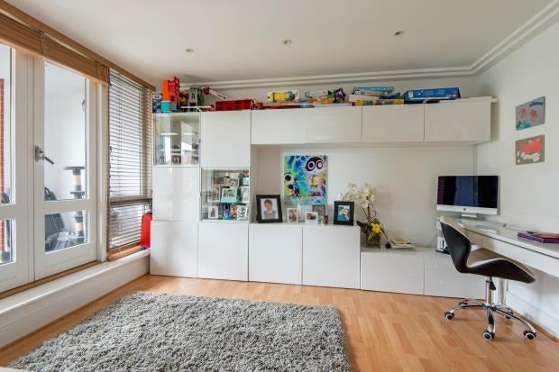 Flat Eastbrook Drive in Greater London