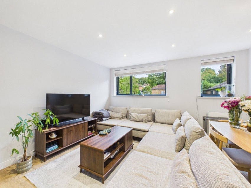 Flat Brookfield Road in Wooburn Green