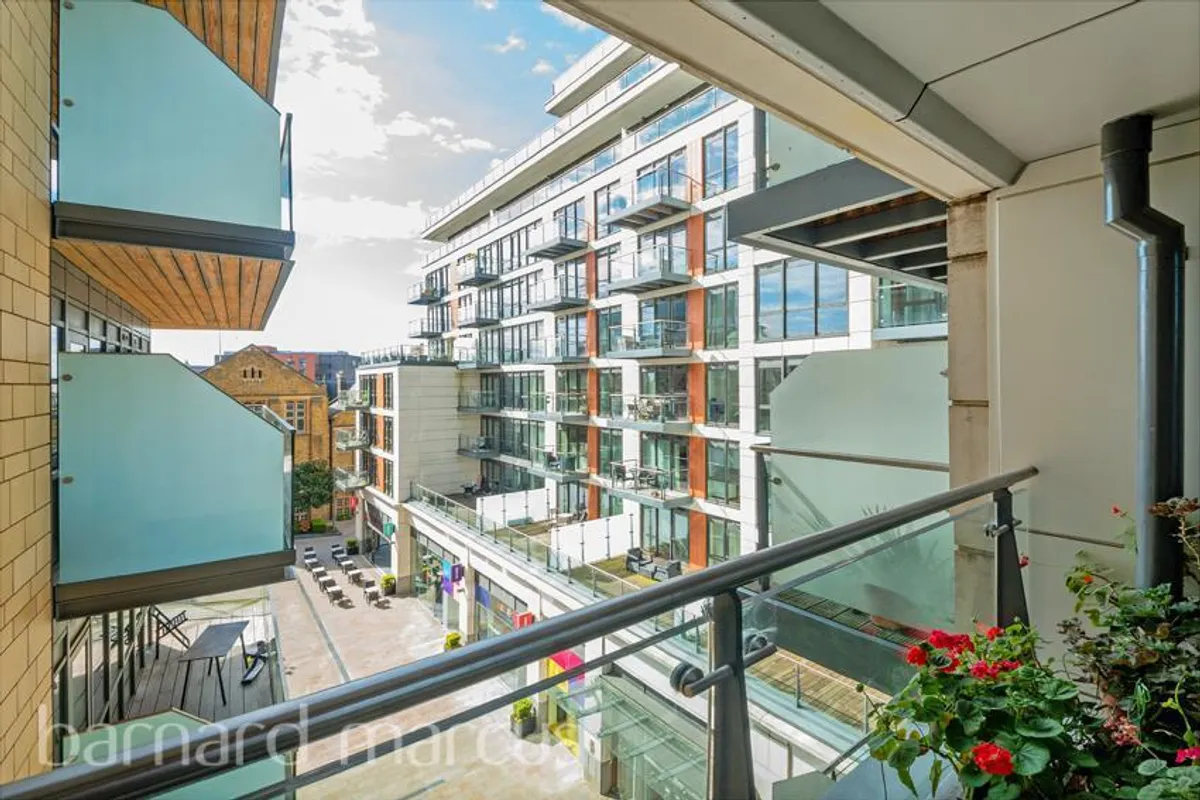 Flat Longfield Avenue in Greater London