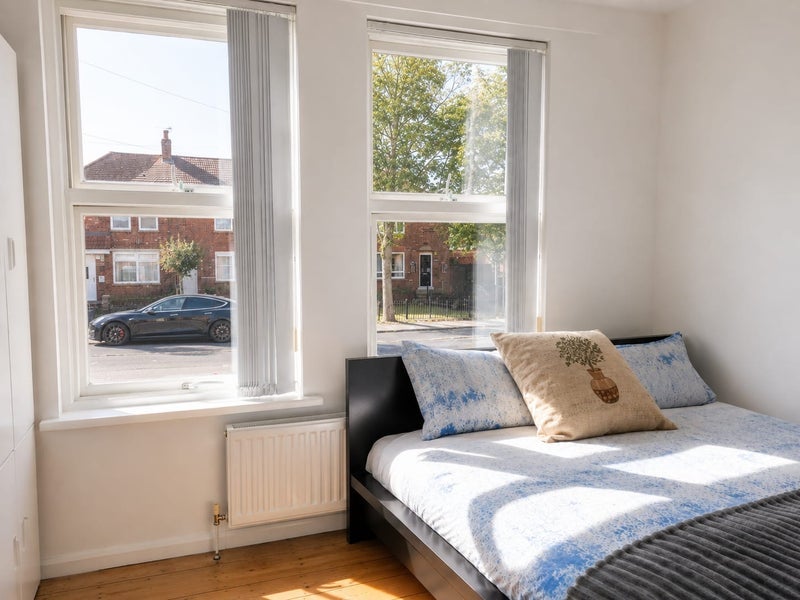Room Whickham View in Newcastle upon Tyne