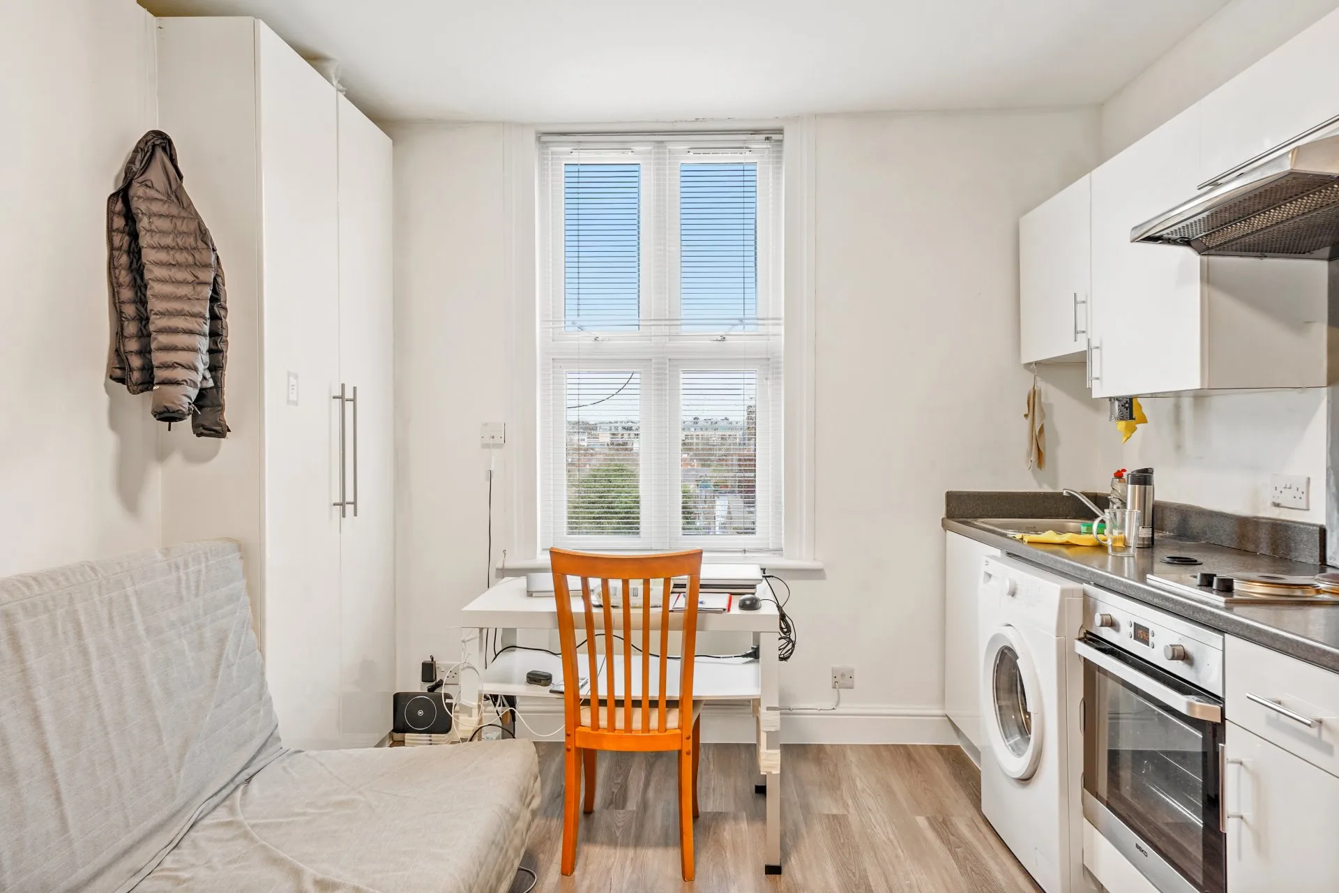 Flat West End Lane in Greater London