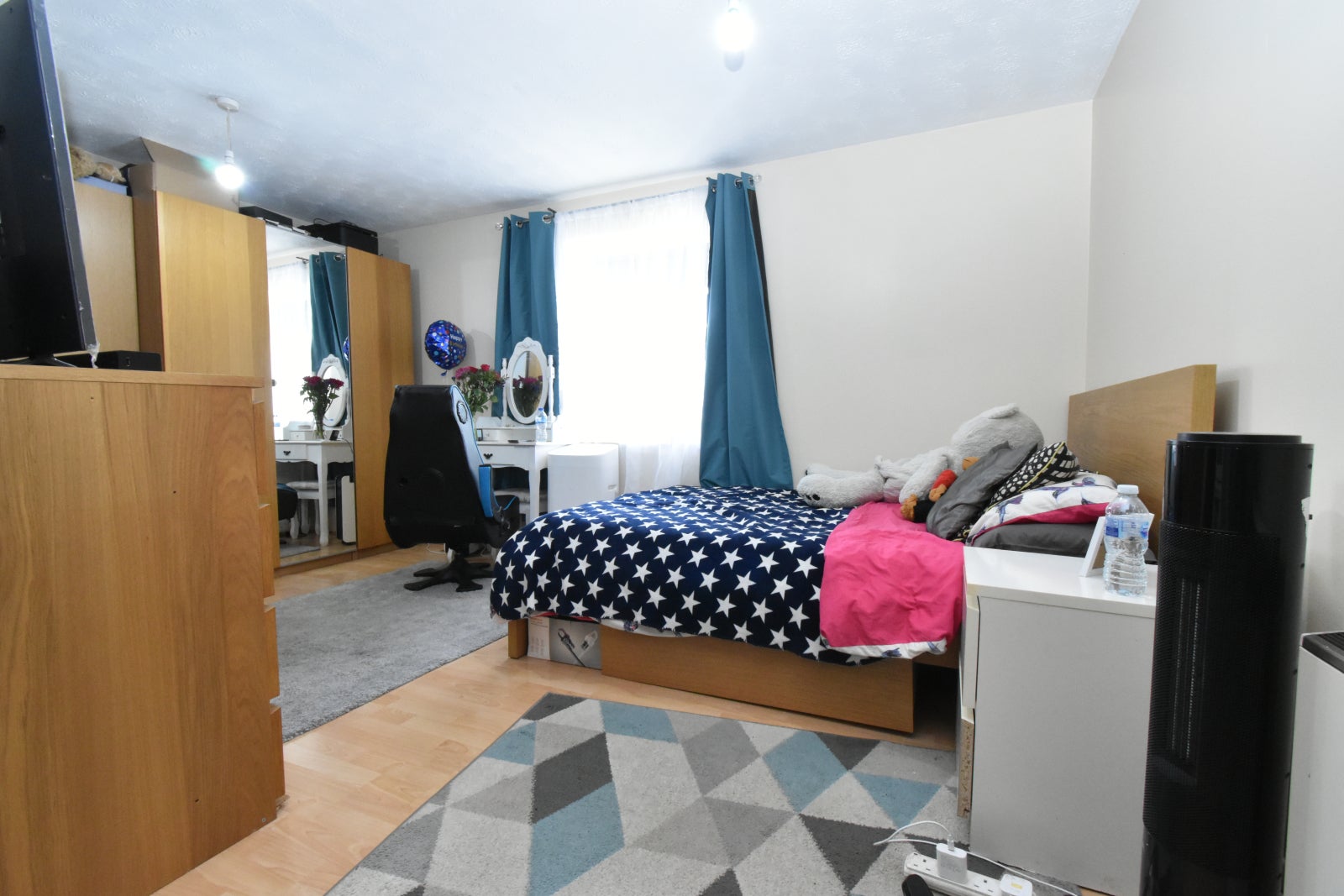 Room Elmore Close in Greater London