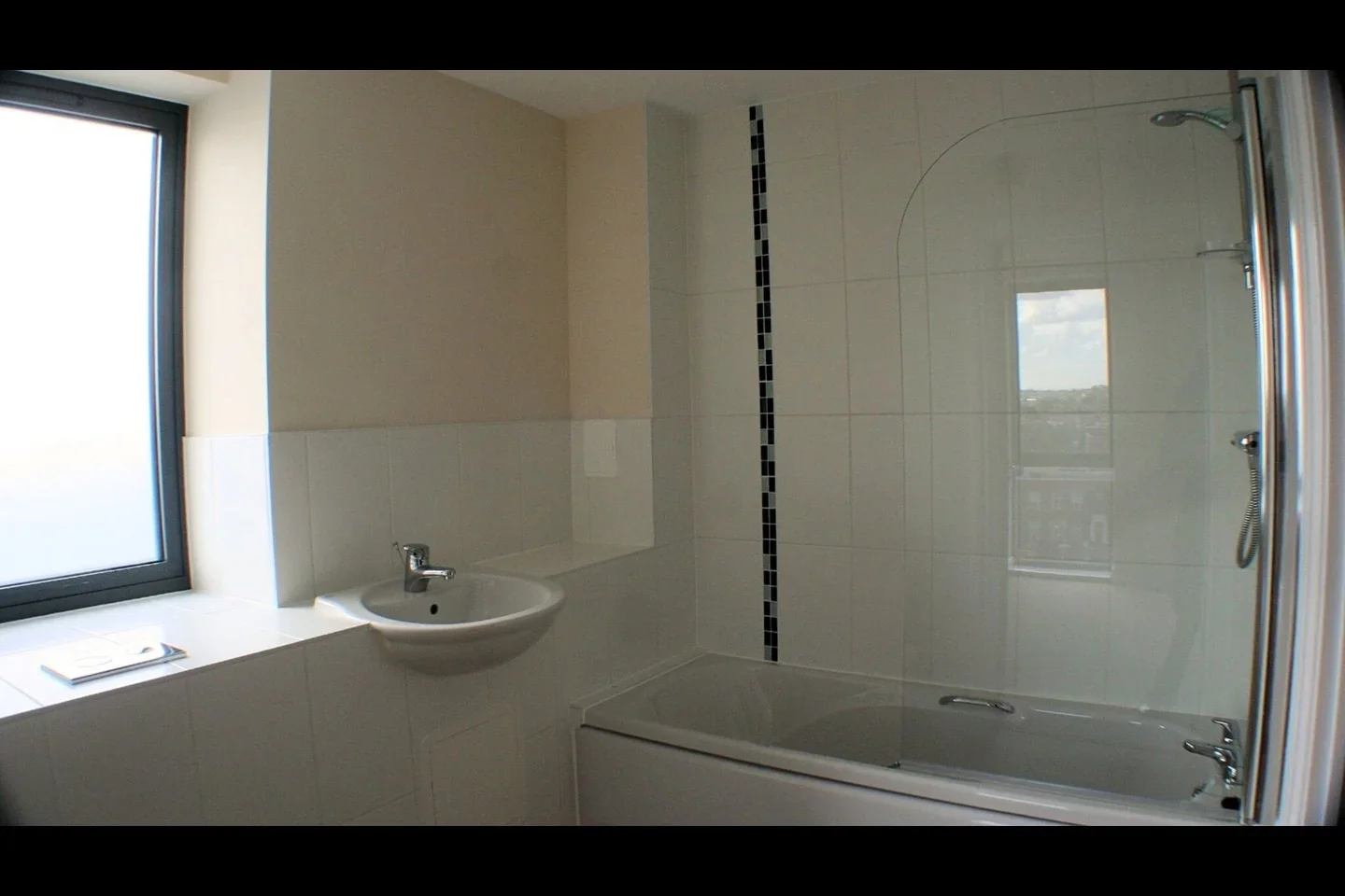 Flat Joslin Avenue in Greater London