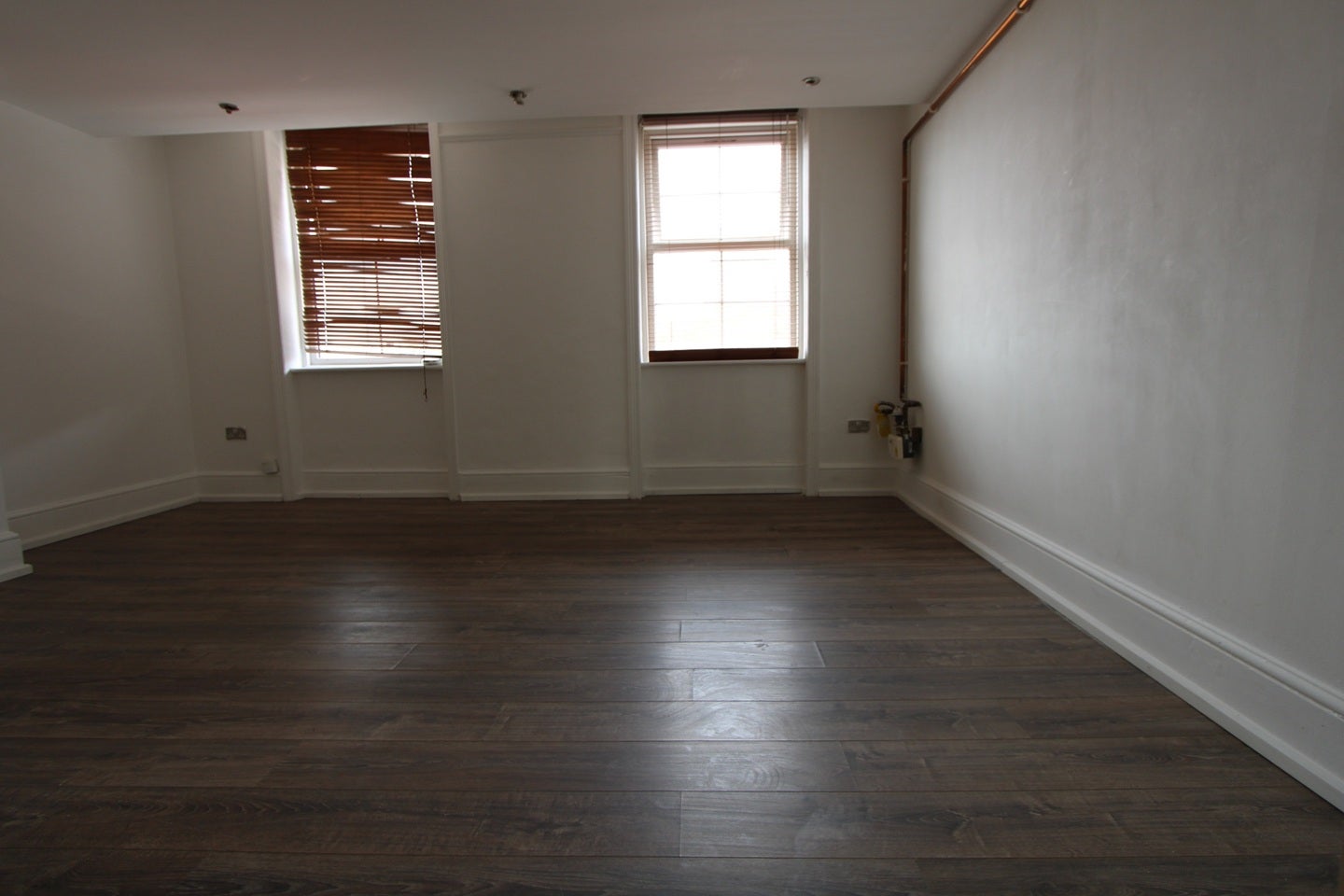 Flat Rye Lane in Greater London