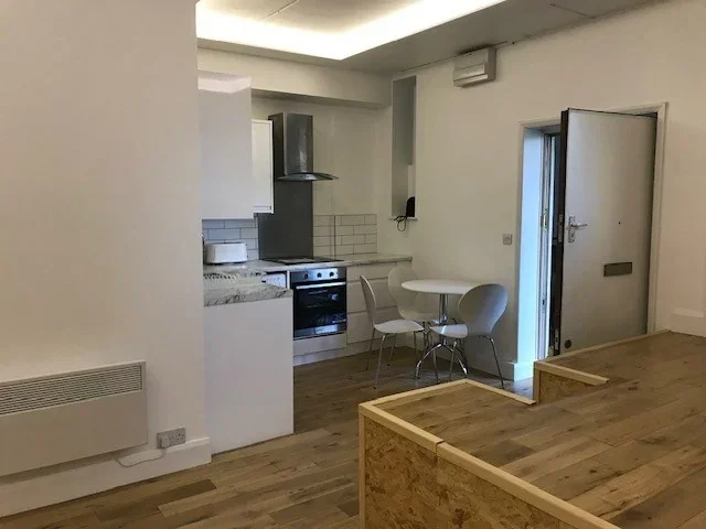Flat Kingsland Road in Greater London