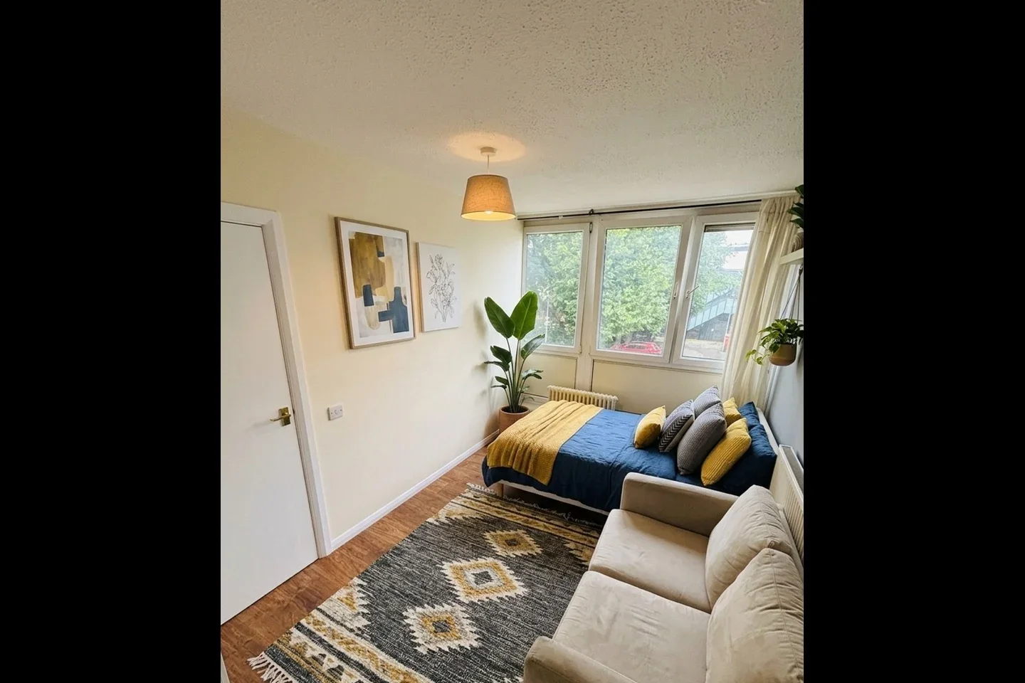Room Thomas Baines Road in Greater London