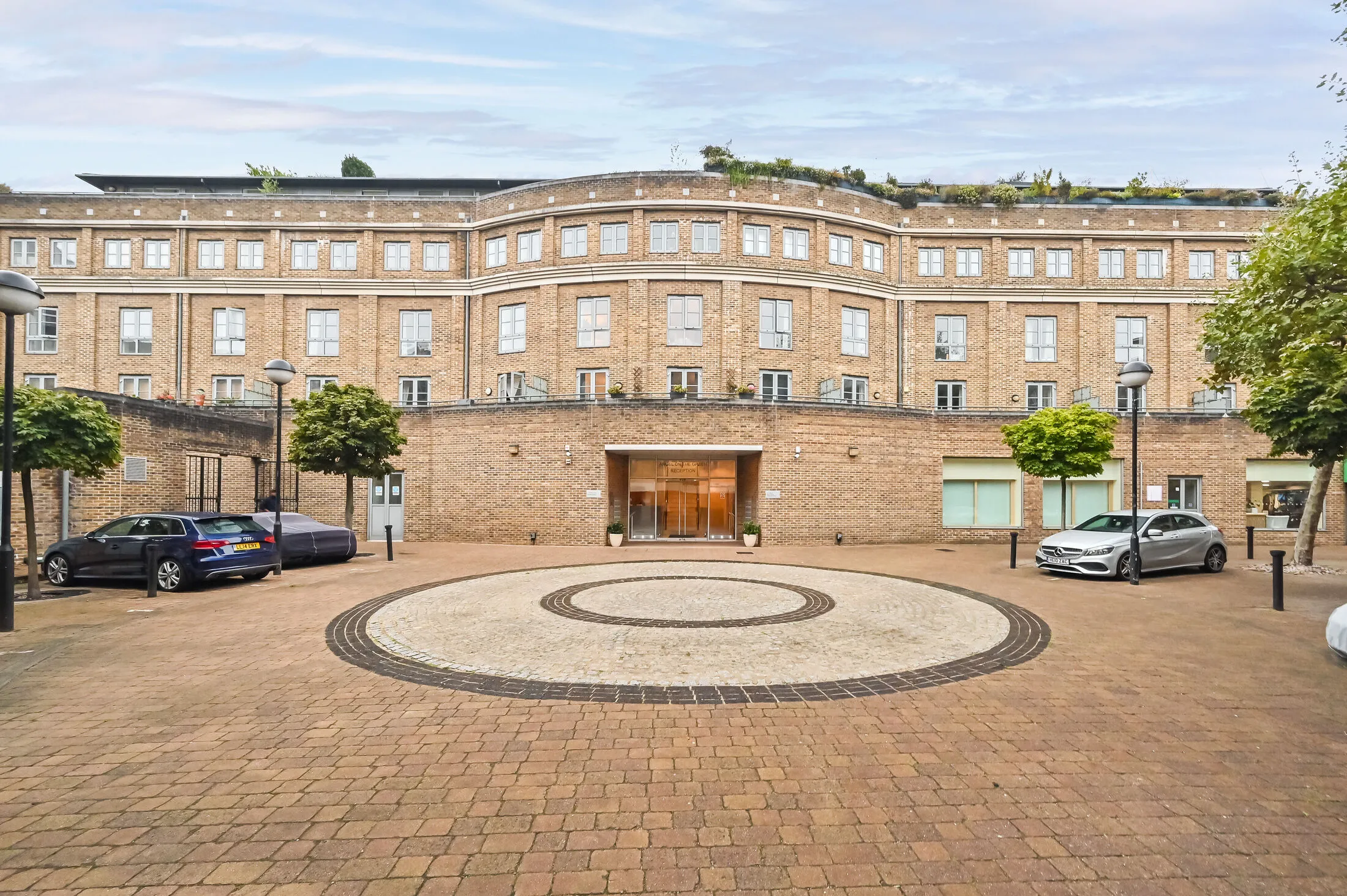 Flat Gaskin Street in Greater London